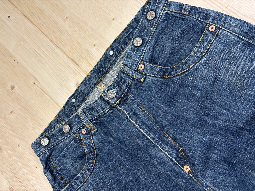 Levi’s Y2K Knee-Length Denim Shorts Blue