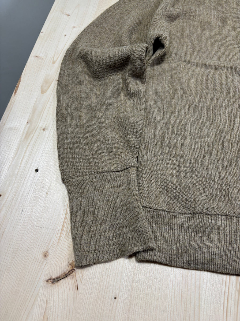Lacoste Vintage V-Neck Cardigan – Beige