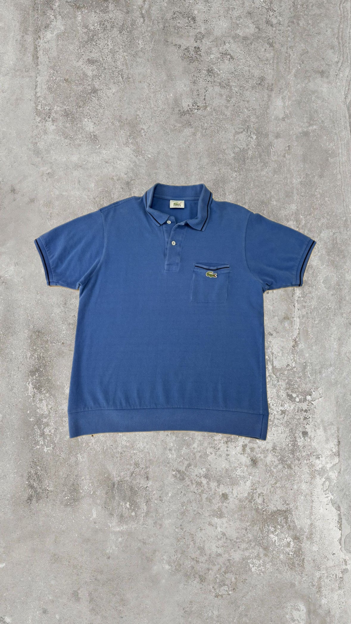Polo Lacoste Vintage Blu con Taschino Logo Ricamato