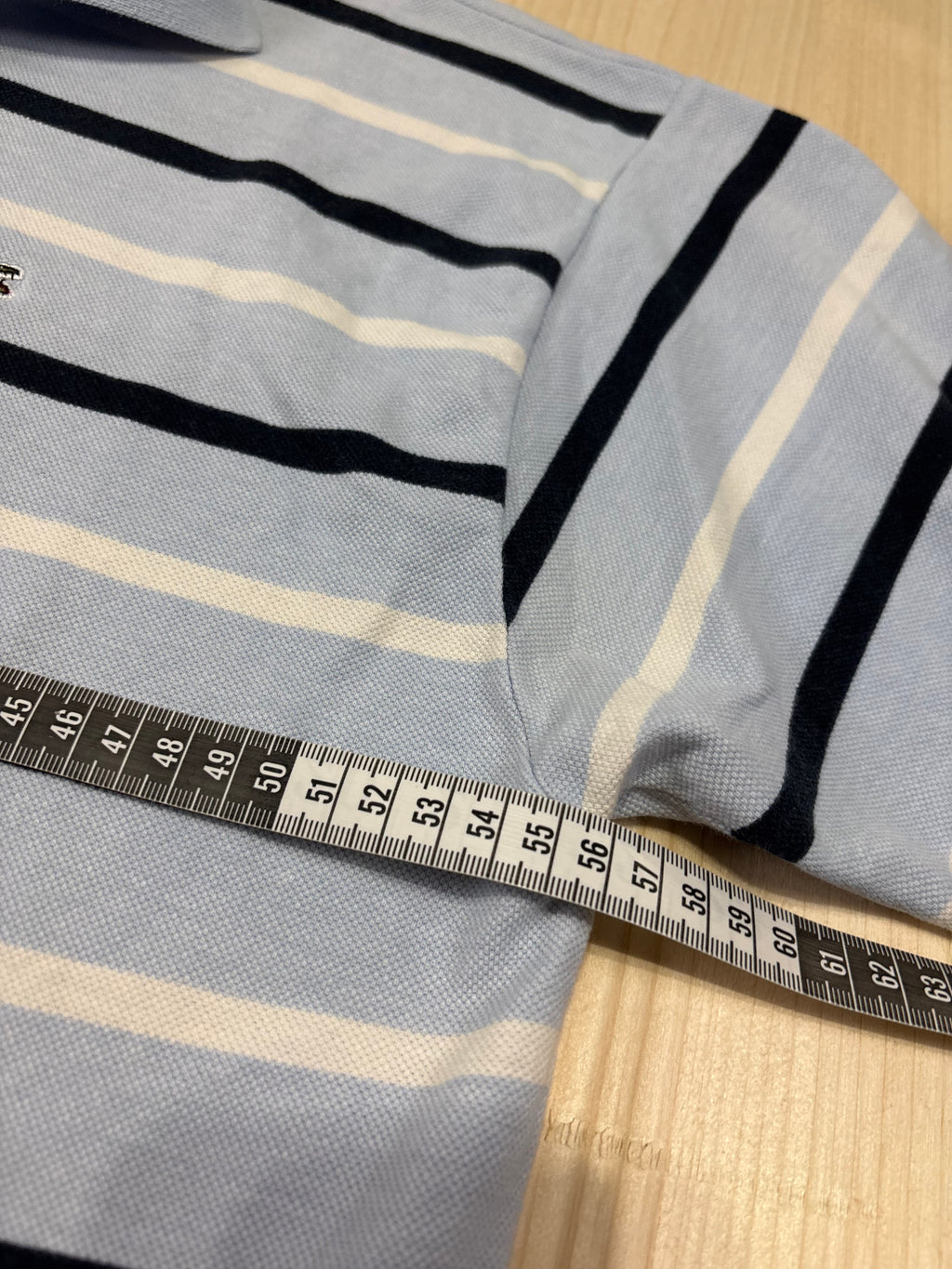 Polo Lacoste Uomo Azzurro Chiaro a Righe Orizzontali con Logo