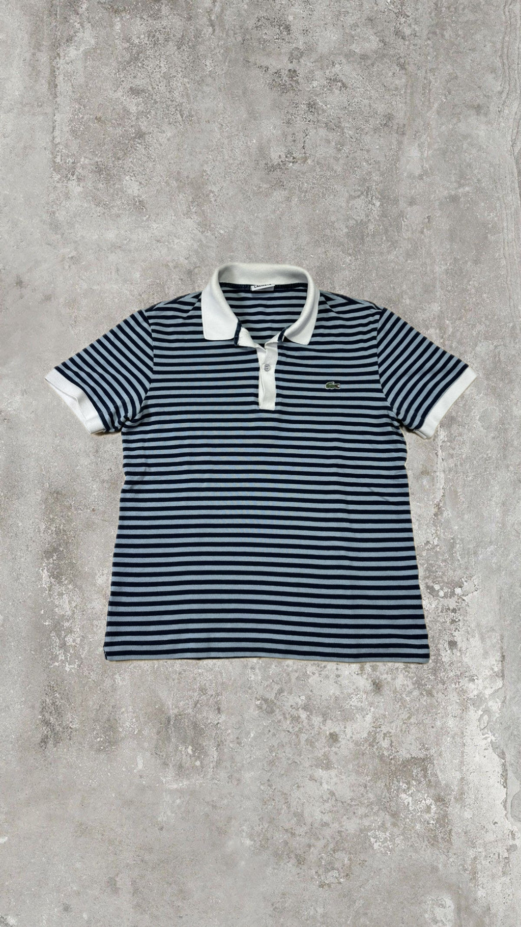 Polo Lacoste Uomo a Righe Blu e Azzurre con Colletto Bianco