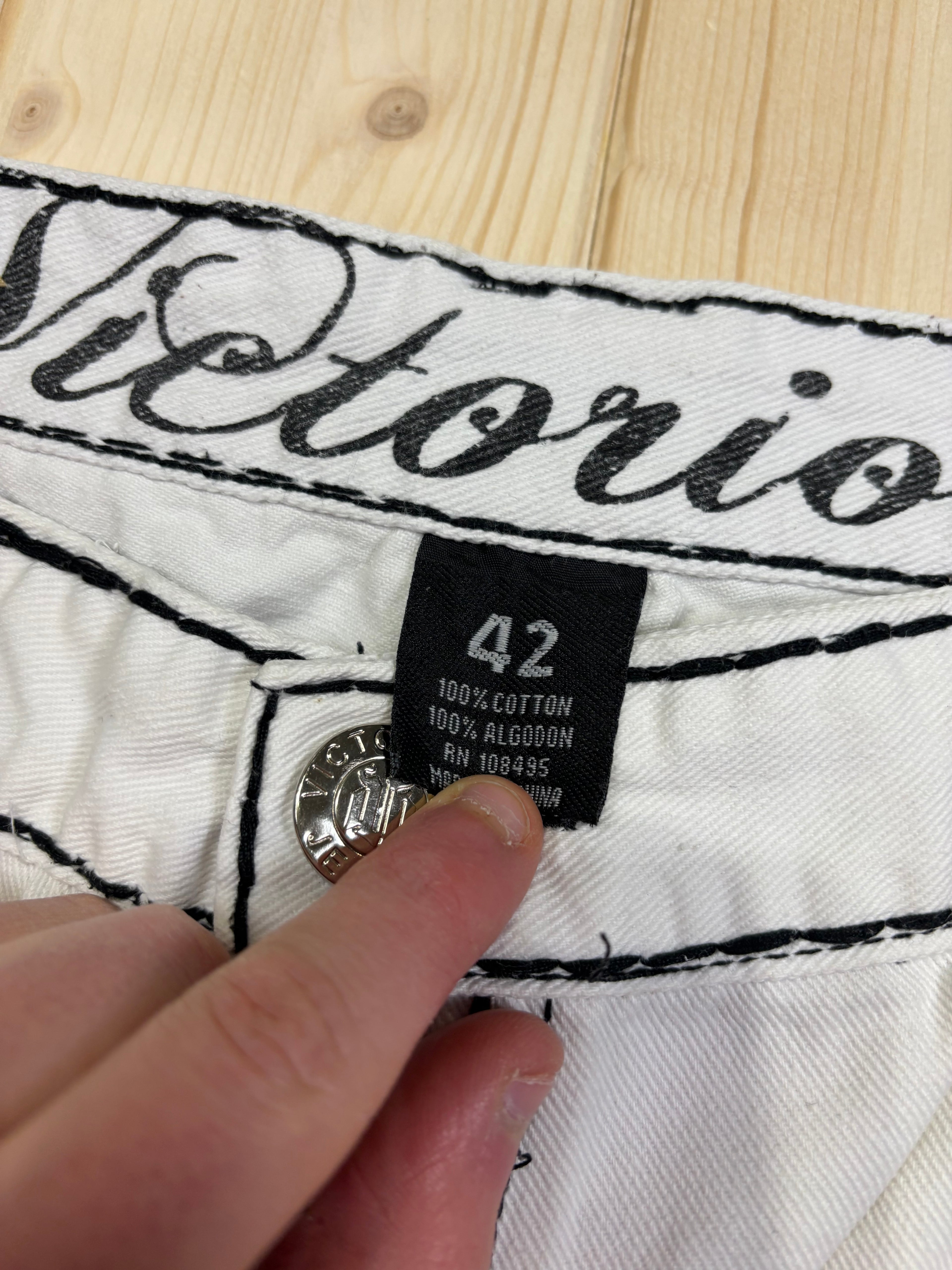 Bermuda Vintage Victorious Urban Couture bianco ricamato