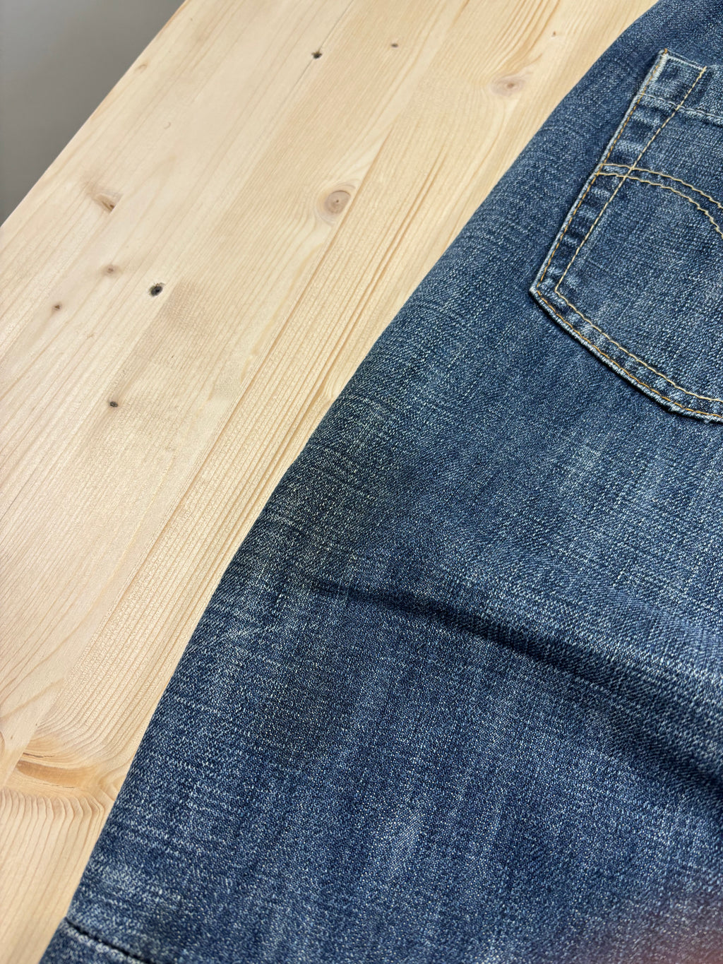 Levi’s Y2K Knee-Length Denim Shorts Blue