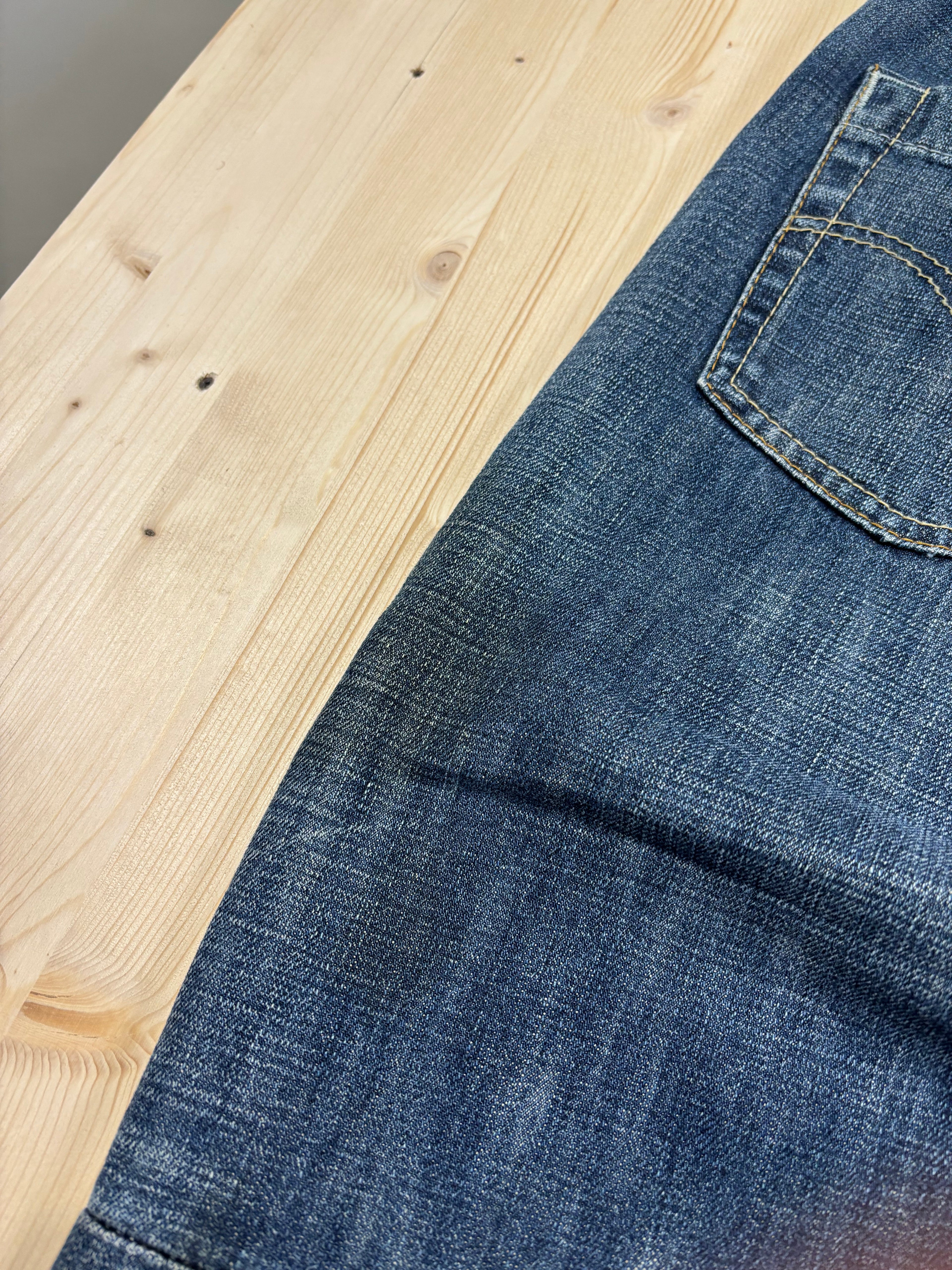 Levi’s Y2K Knee-Length Denim Shorts Blue