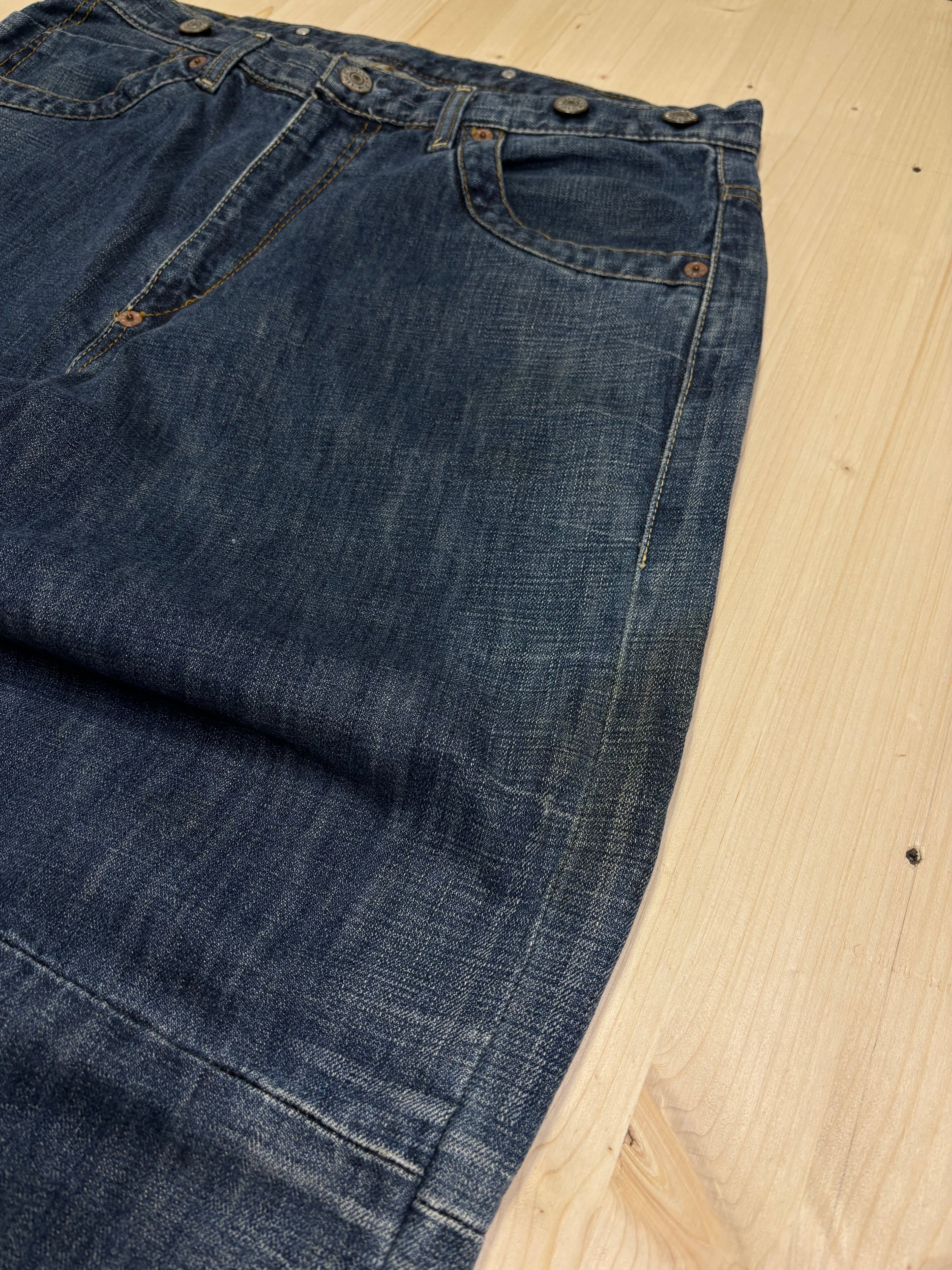 Levi’s Y2K Knee-Length Denim Shorts Blue