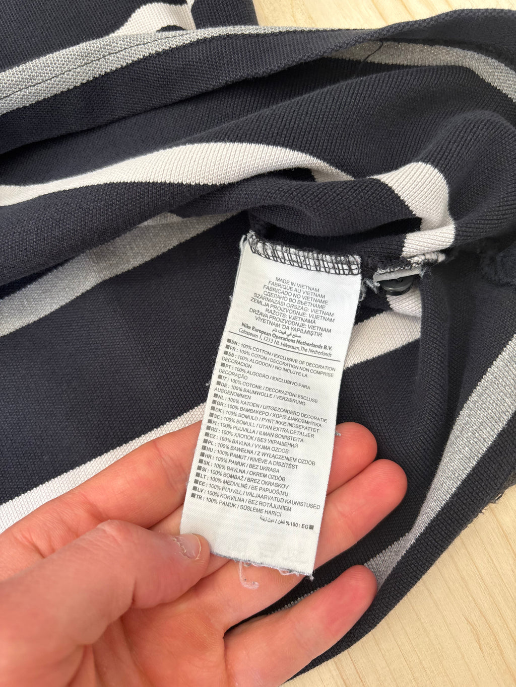 Polo Nike Uomo Nera a Righe con Logo Ricamato – Regular Fit