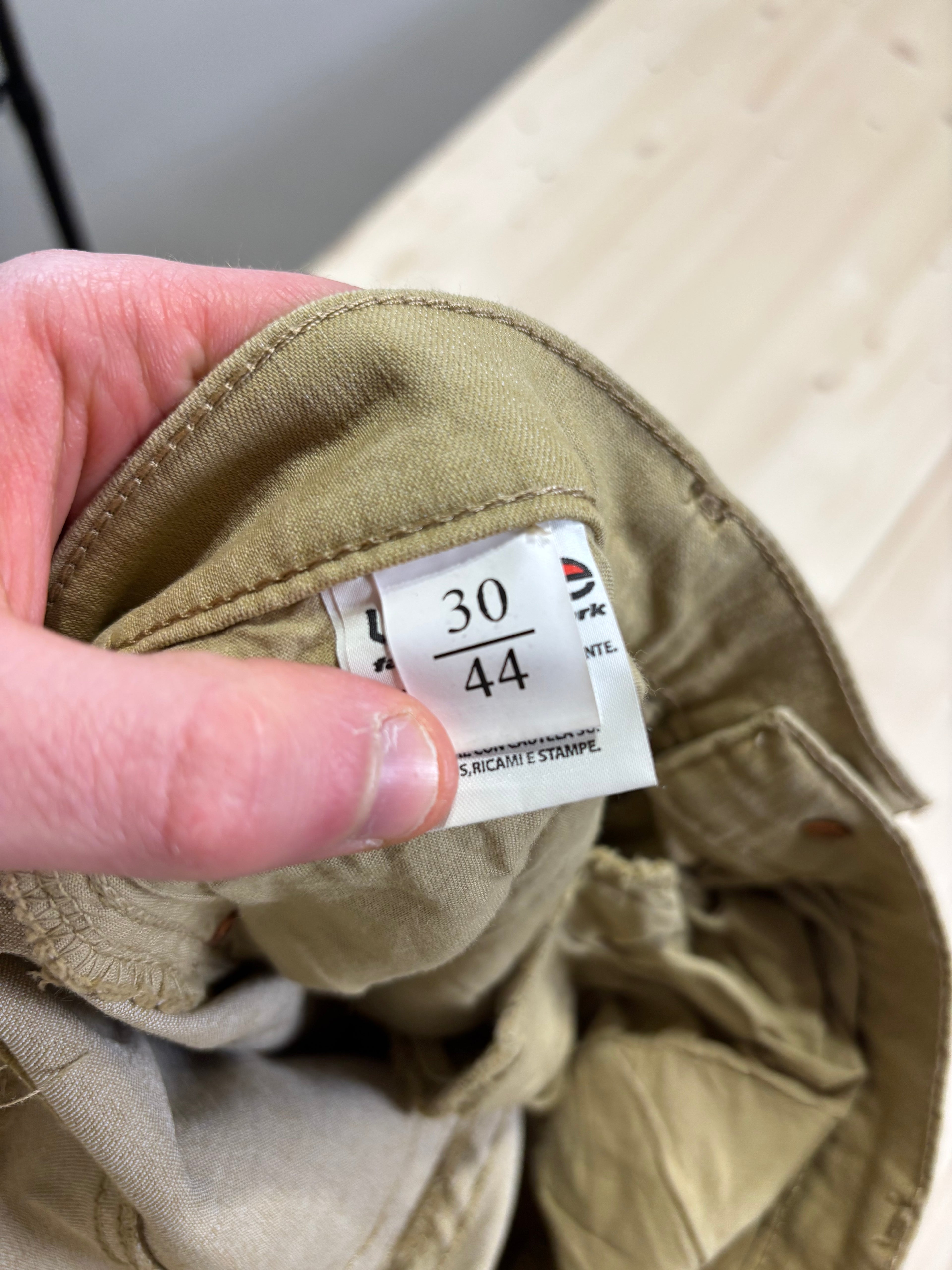 Vintage Y2K Khaki Straight Fit Jeans – Studded Side Detail
