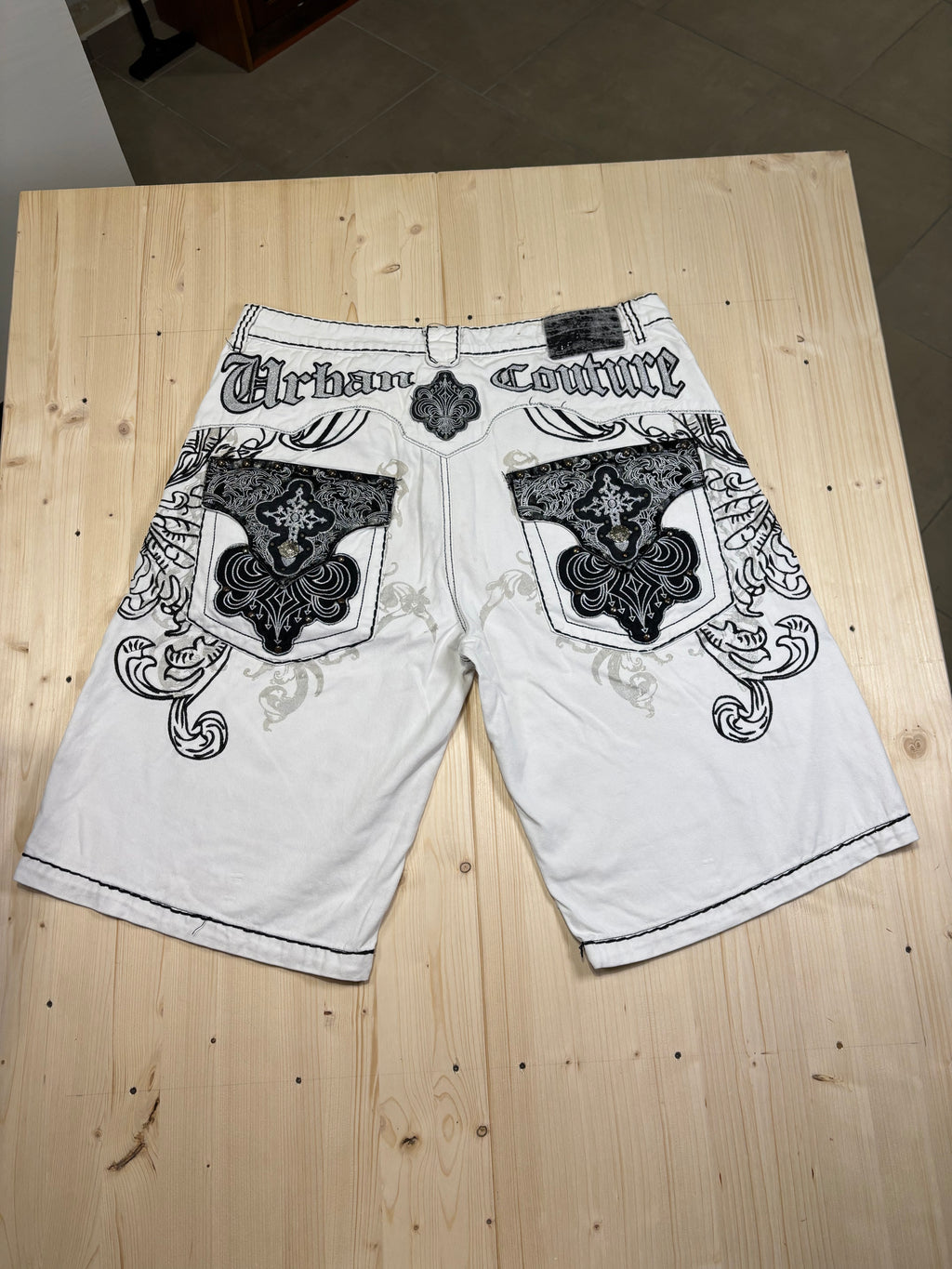 Bermuda Vintage Victorious Urban Couture bianco ricamato
