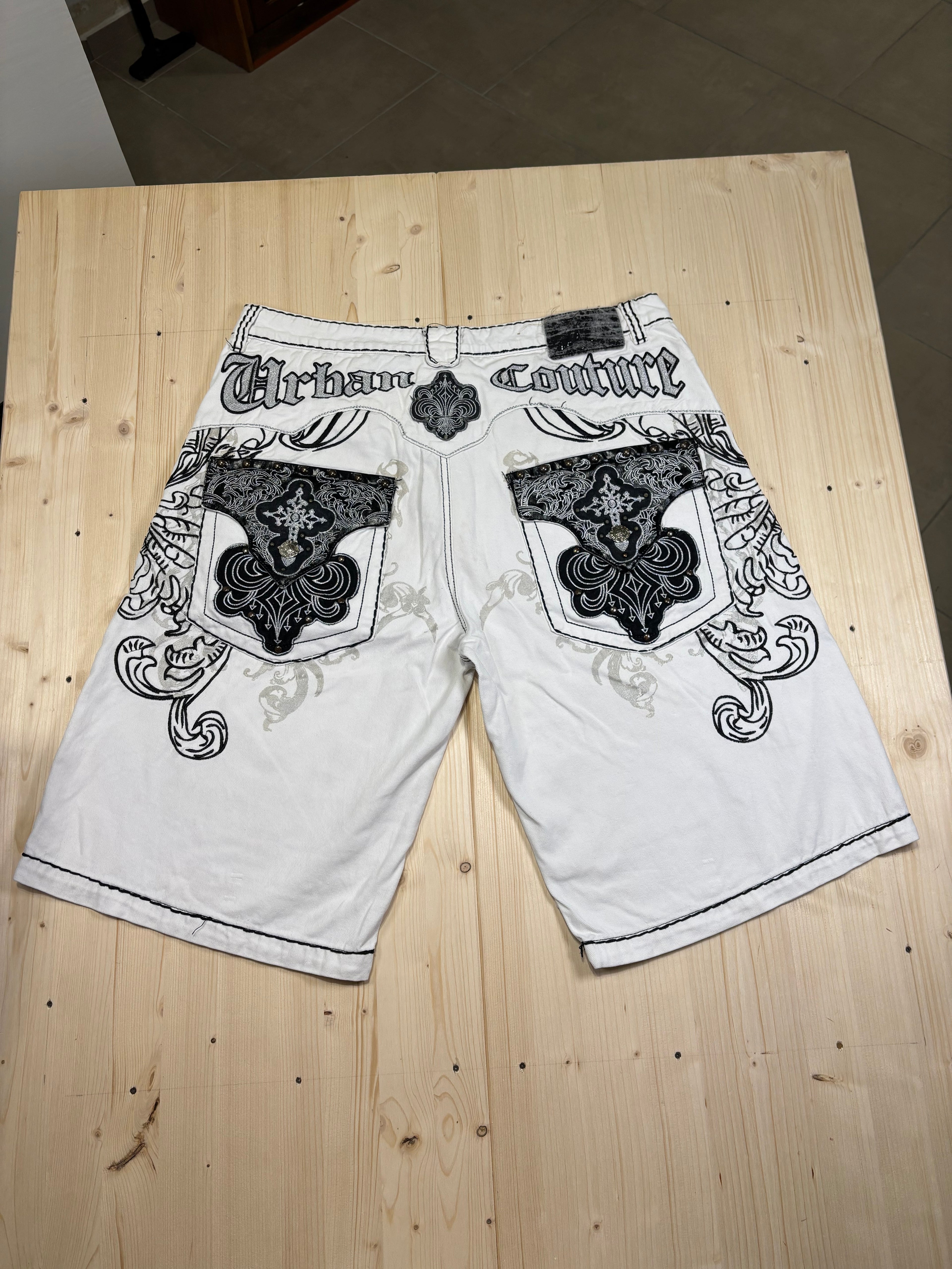 Bermuda Vintage Victorious Urban Couture bianco ricamato