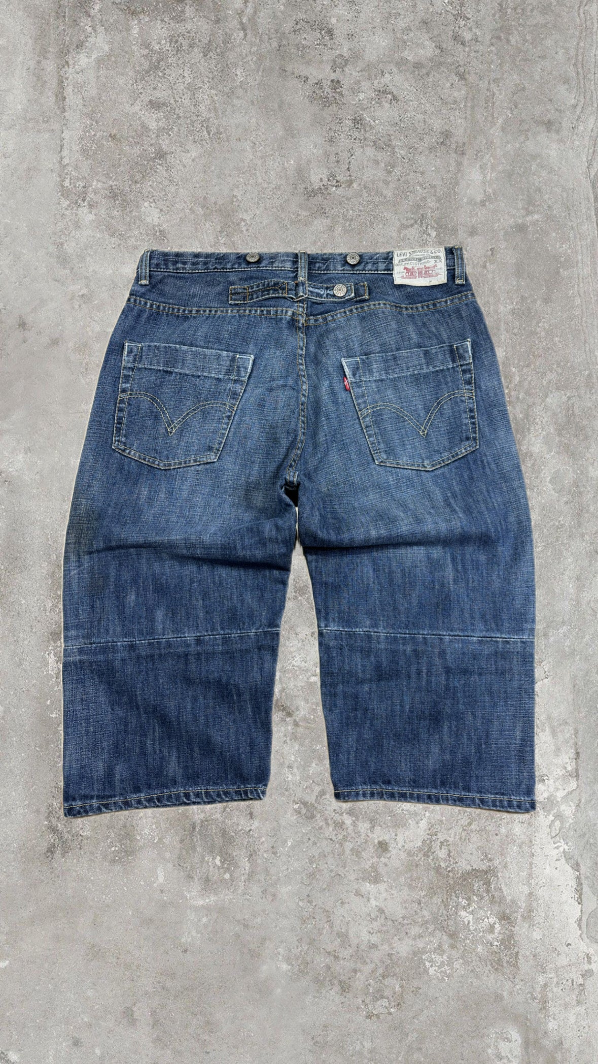 Levi’s Y2K Knee-Length Denim Shorts Blue