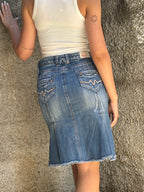 Gonna Vintage in Denim con Tasche Ricamate e Orlo Sfilacciato