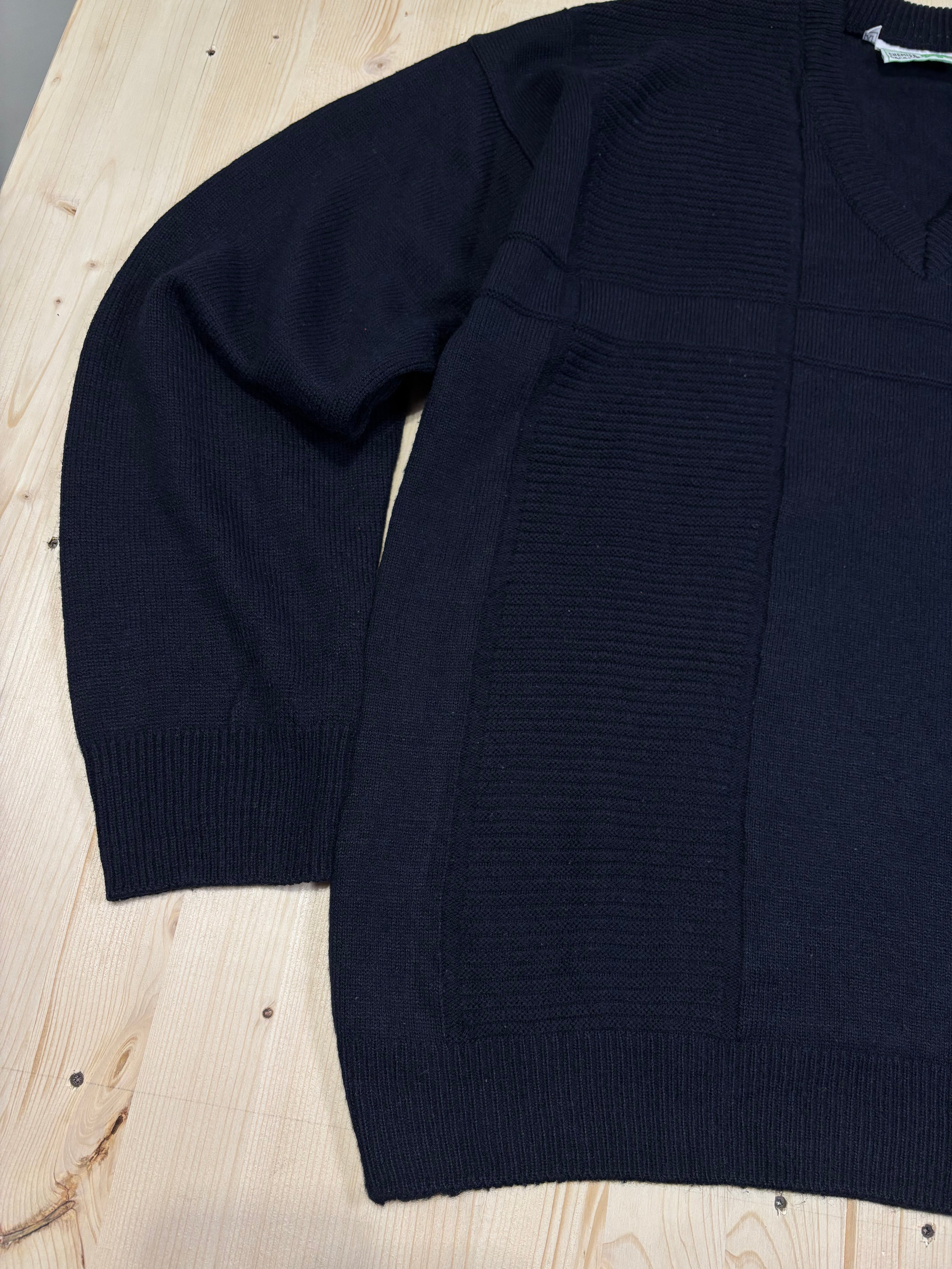 Lacoste Vintage V-Neck Sweater – Navy Blue