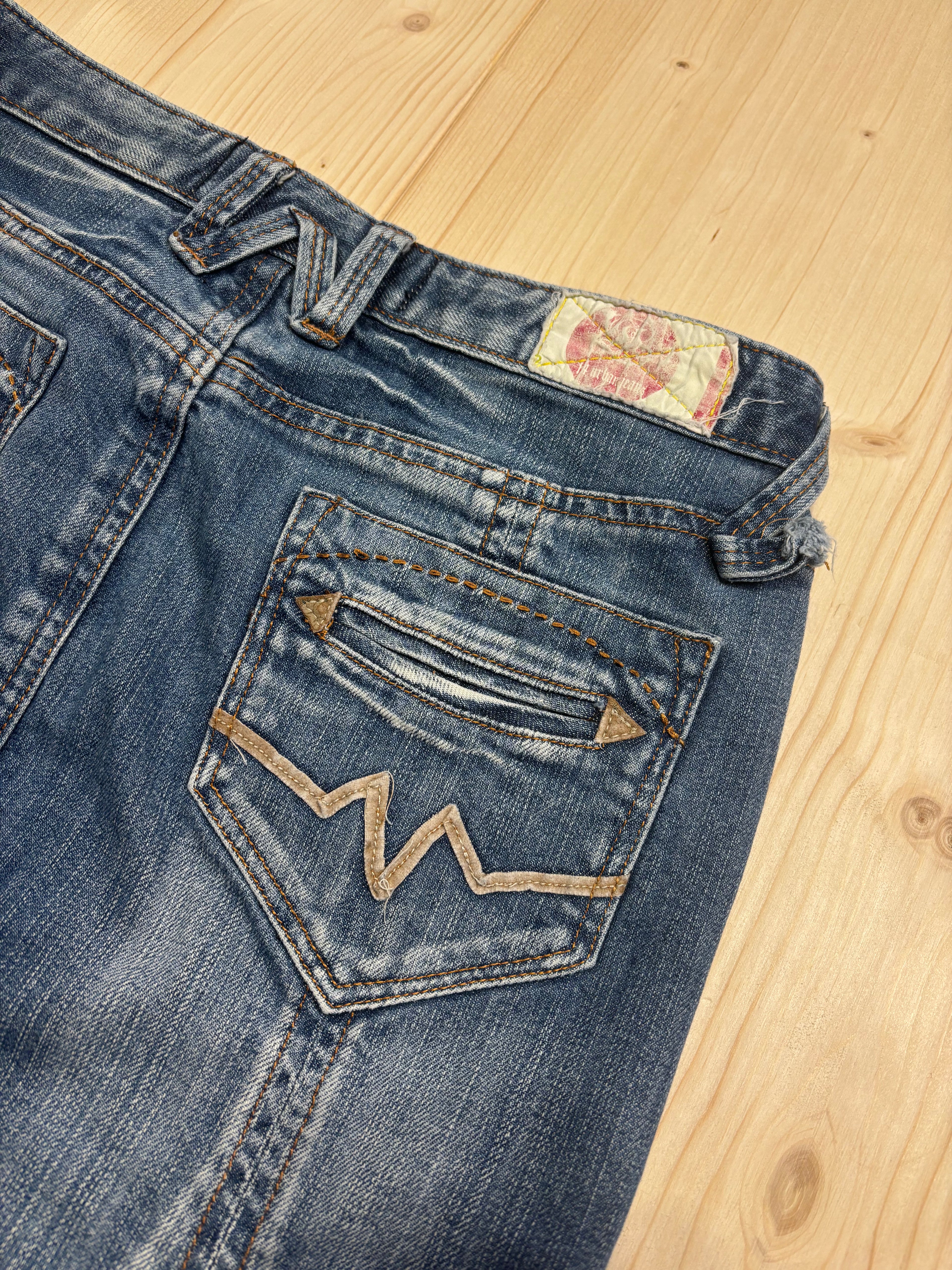 Gonna Vintage in Denim con Tasche Ricamate e Orlo Sfilacciato