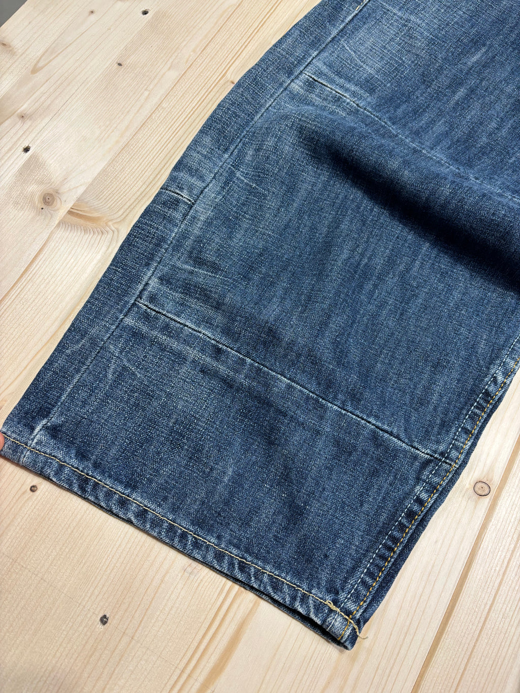 Levi’s Y2K Knee-Length Denim Shorts Blue