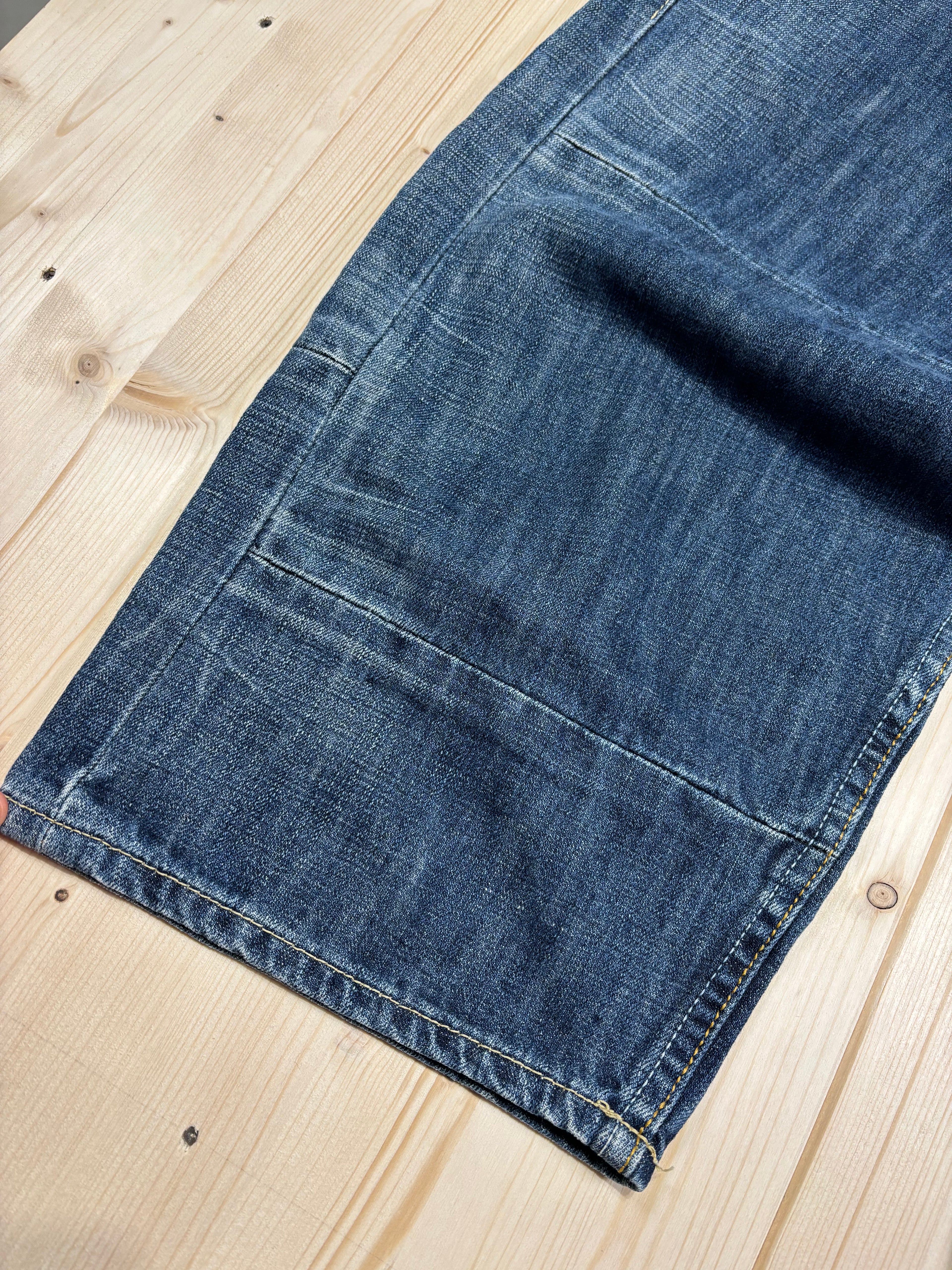 Levi’s Y2K Knee-Length Denim Shorts Blue