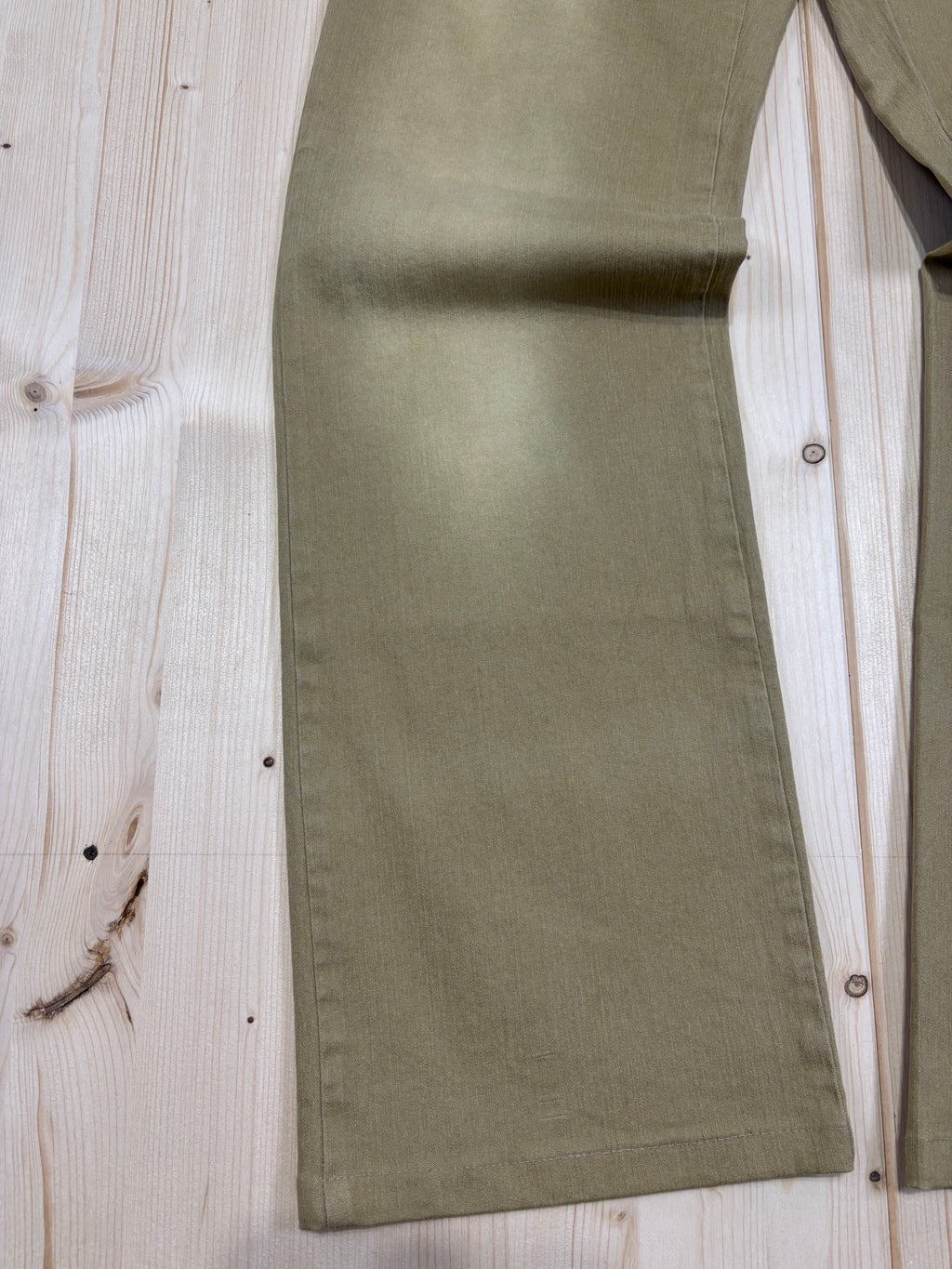 Vintage Y2K Khaki Straight Fit Jeans – Studded Side Detail