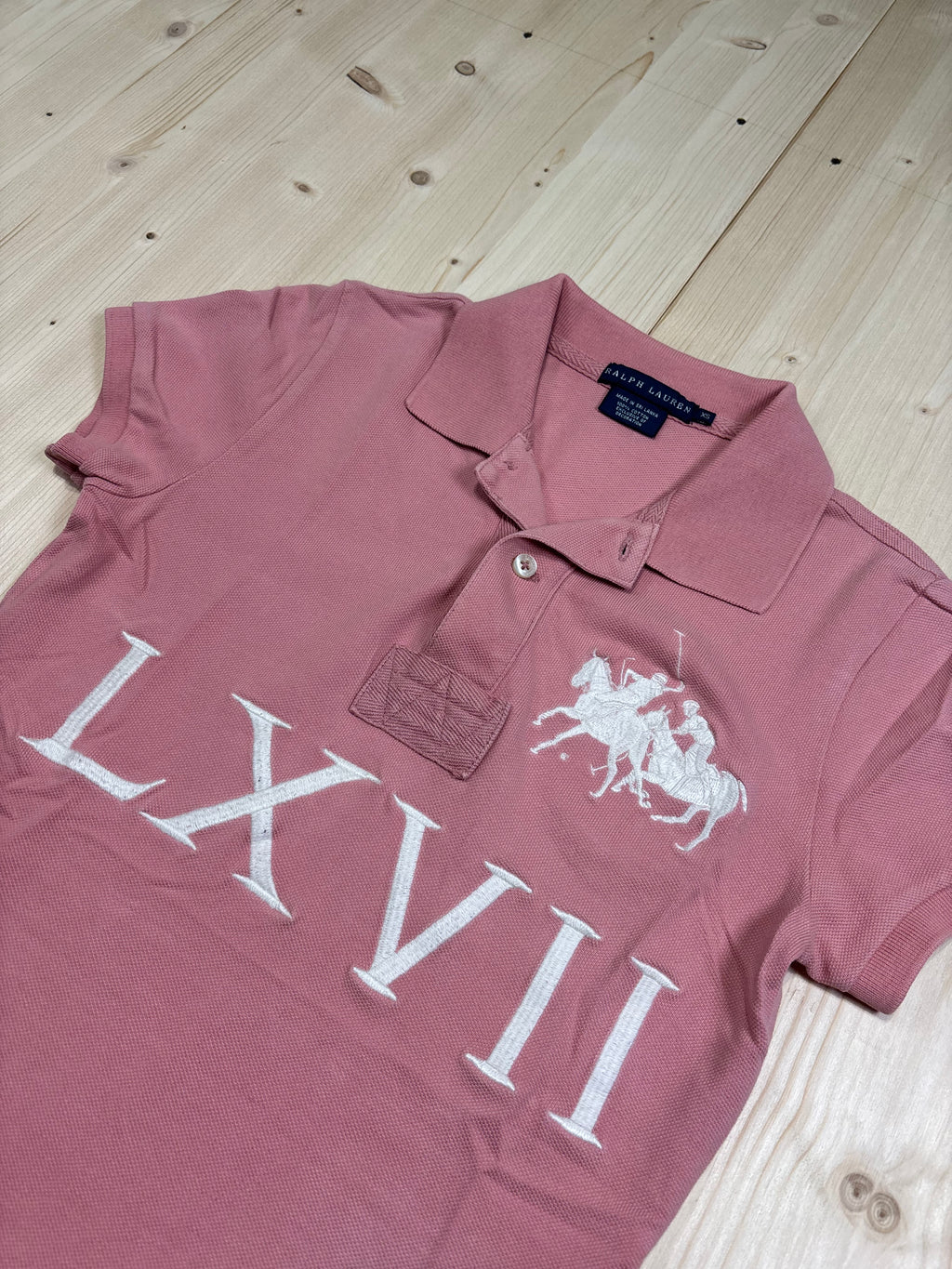 Polo Ralph Lauren Rosa con Maxi Logo e Numeri Romani LXVII - Slim Fit Donna