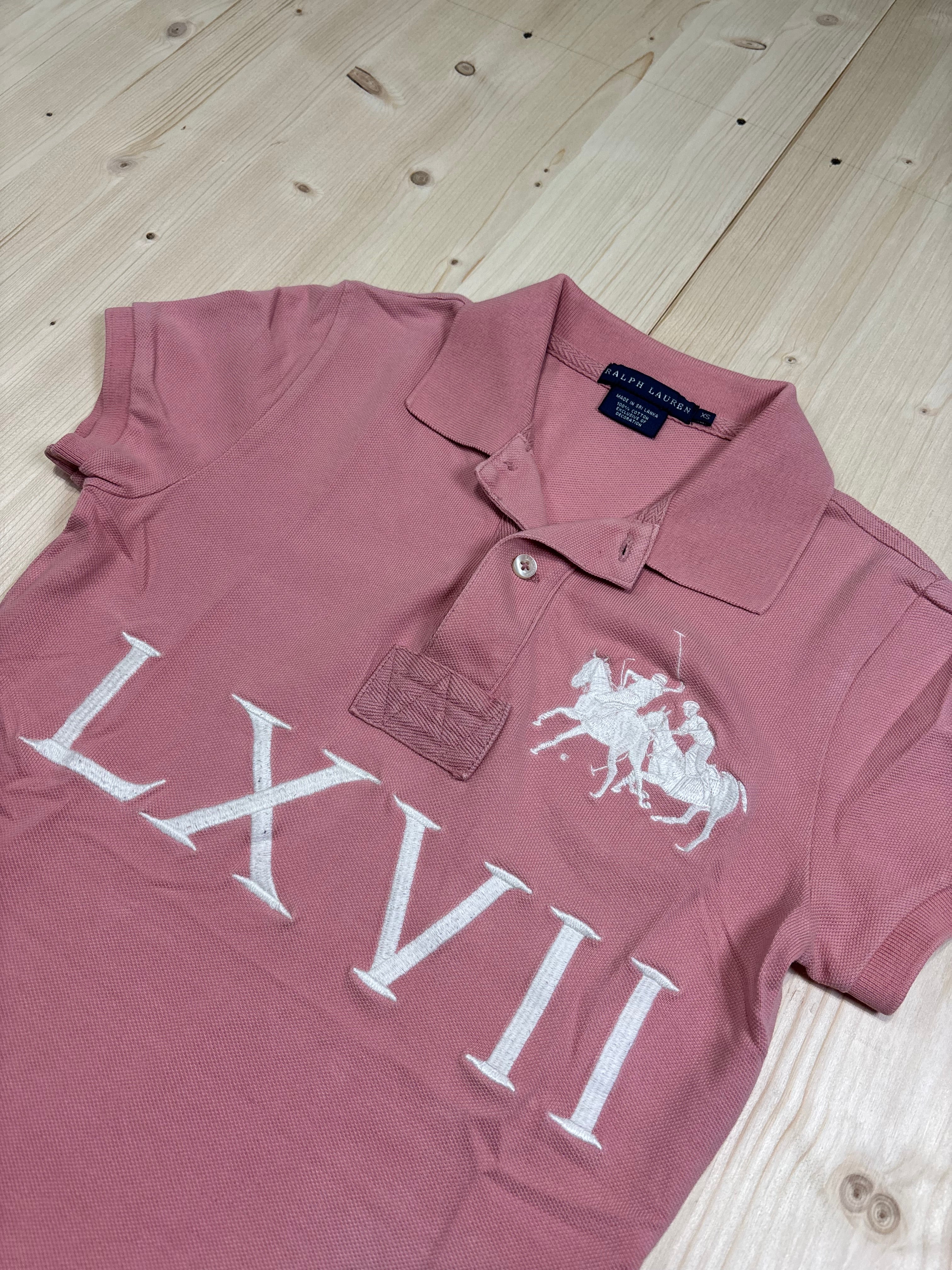 Polo Ralph Lauren Rosa con Maxi Logo e Numeri Romani LXVII - Slim Fit Donna