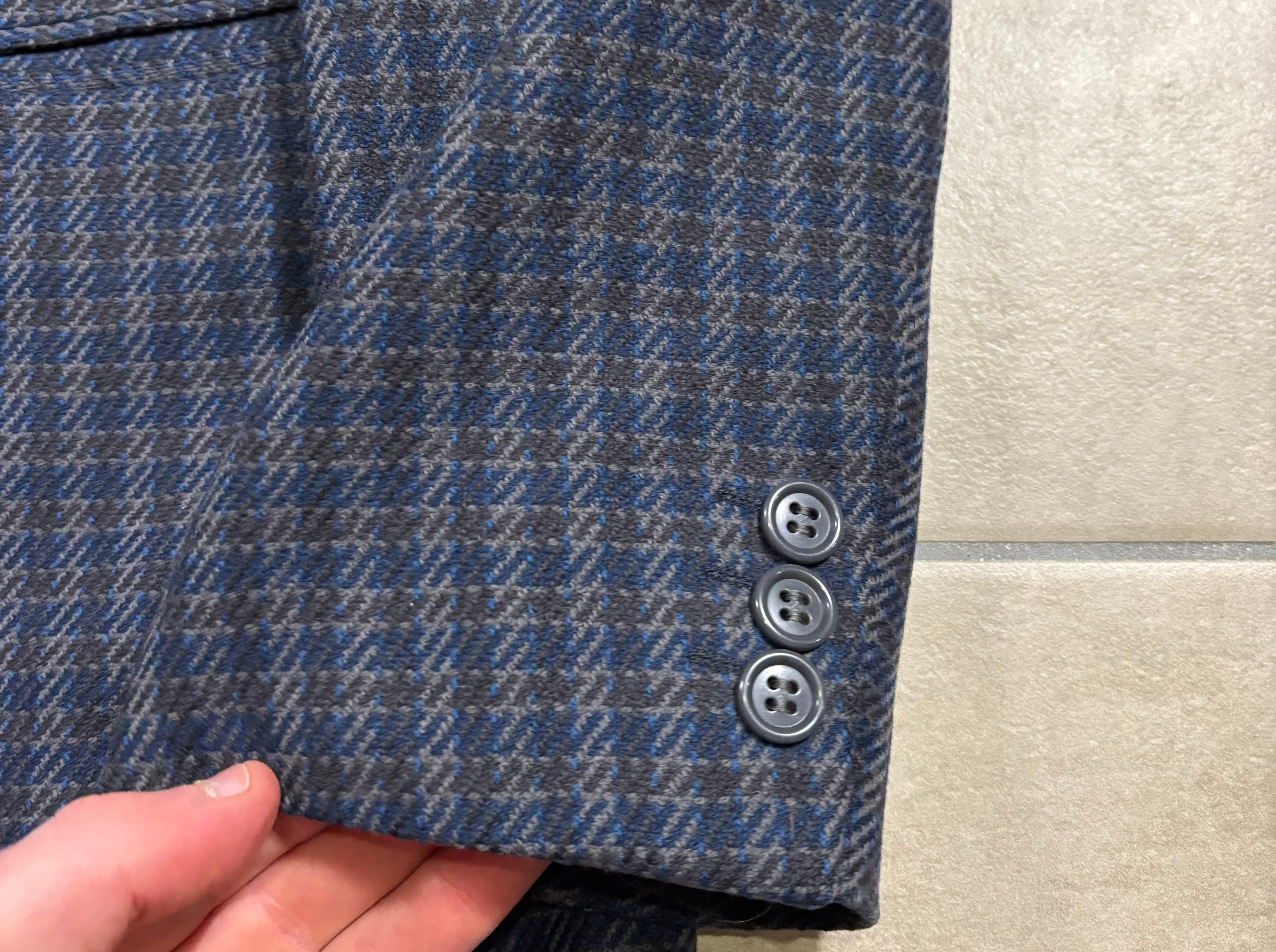 Vintage Hugo Boss Lambswool Blue Micro-Check Blazer – Single Breasted, 2-Button