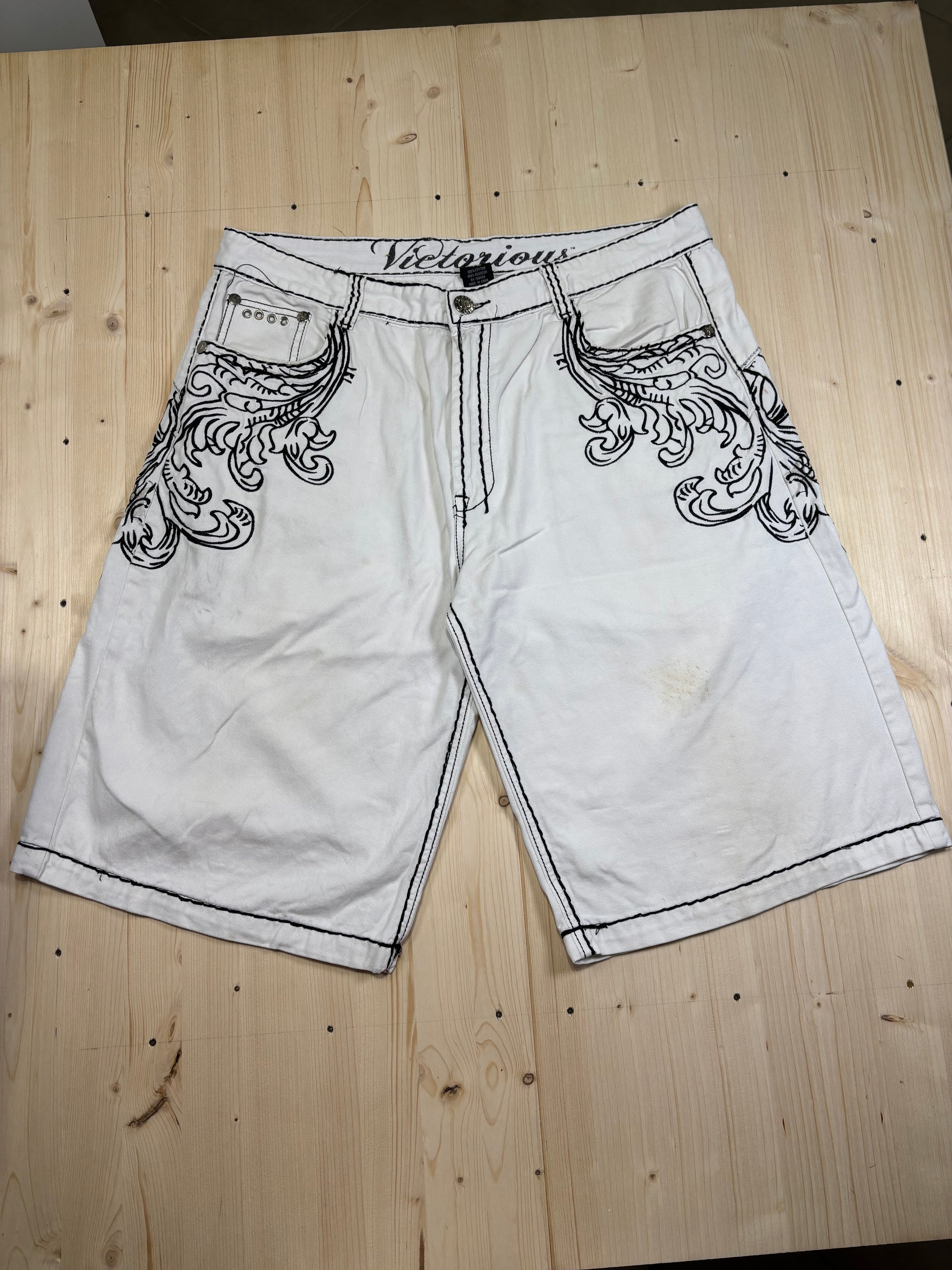 Bermuda Vintage Victorious Urban Couture bianco ricamato