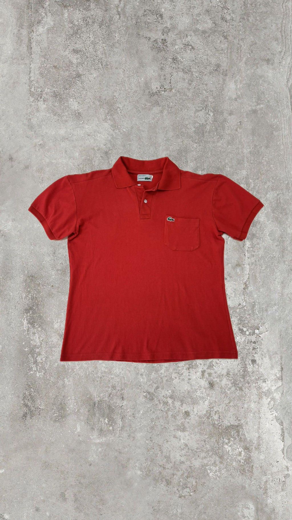 Polo Lacoste Uomo Rossa con Taschino e Logo Ricamato – Regular Fit