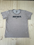 T-Shirt Nike Just Do It Grigia